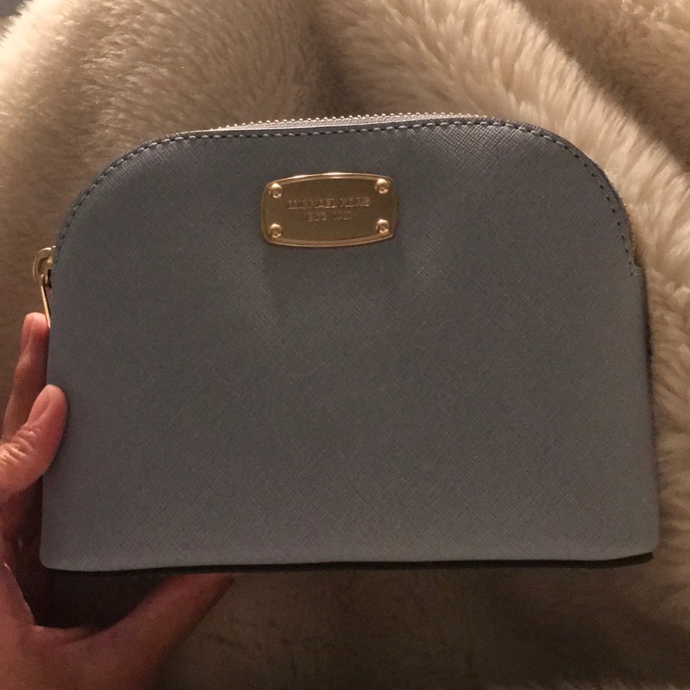 Michael kors travel pouch